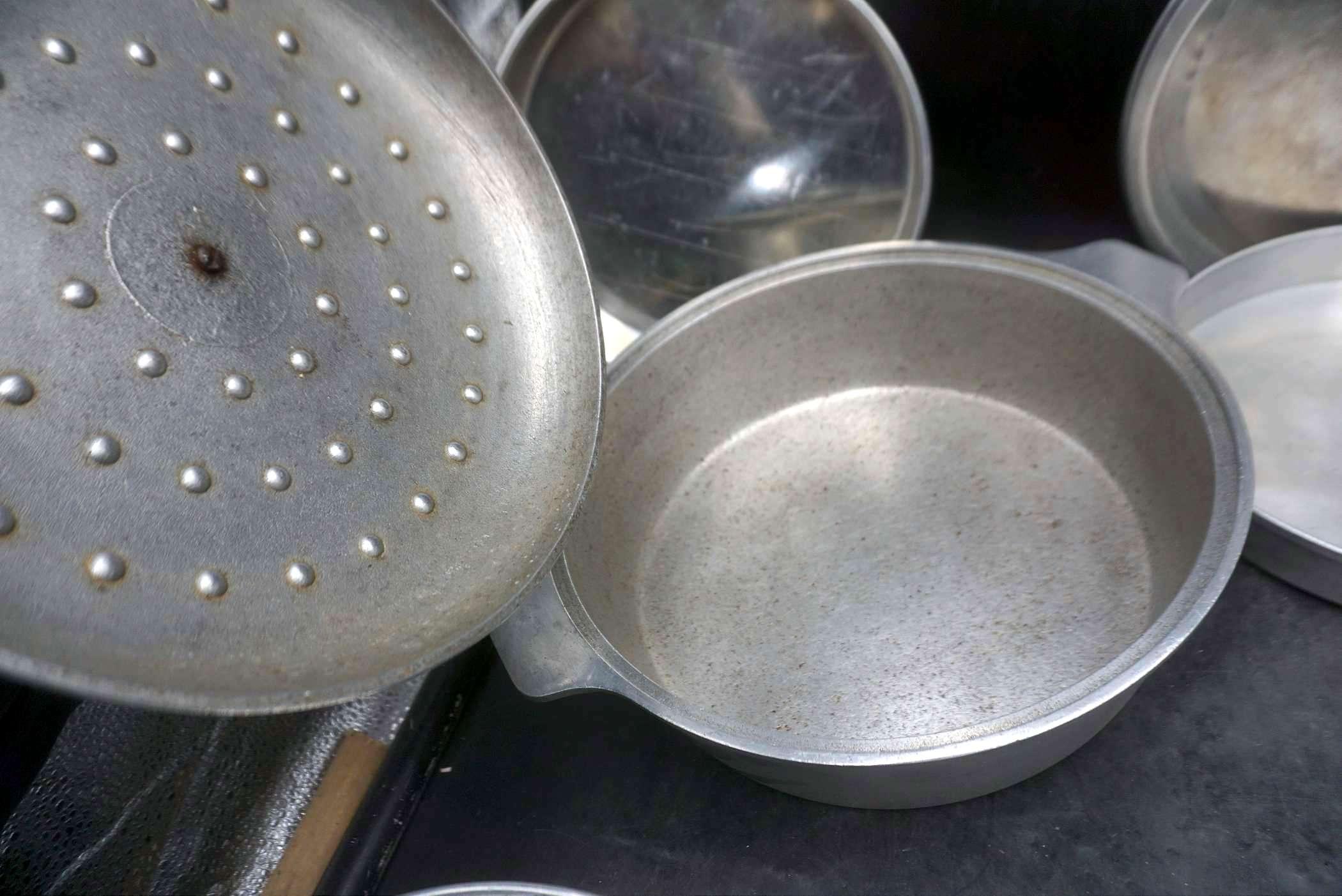 Aluminum Pots, Pans, Lids & Racks