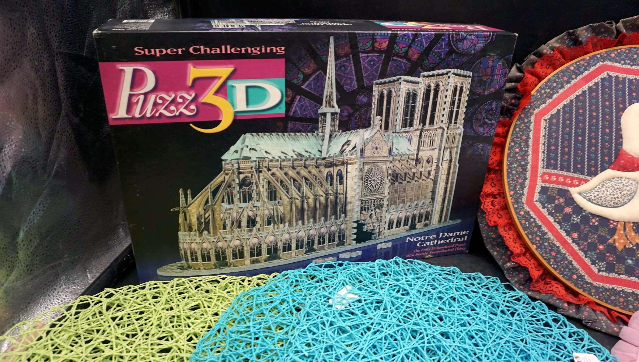 Plate Chargers, Goose Wall Decor & Puzz 3D Notre Dame Cathedral