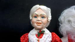 Mr. & Mrs. Claus Doll Set