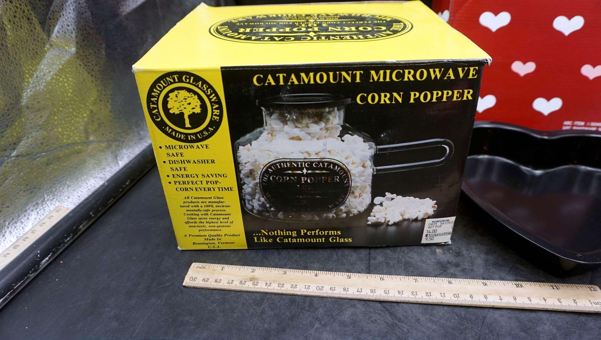 Catamount Microwave Corn Popper, 5 Pc. Heart Bakeware Set