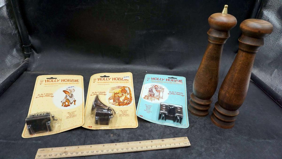 Holly Hobby Doll Furniture & Accessories, Salt & Pepper Grinders