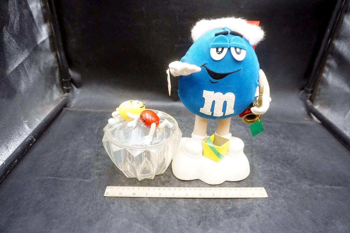 Animated M&M Saxophone Player & M&M Candy Dish