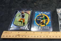 Brett Favre Figurine & Football Card, Aaron Jones Football Card