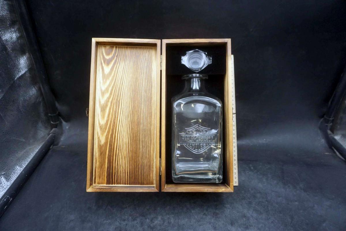 Harley-Davidson Glass Liquor Decanter Bottle In Wooden Case - J.L. Sioux Falls, S.D.