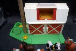 Toy Barn W/ Animals