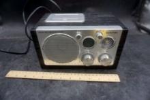 Sentry Xr100 Mp3 Box Radio & Alarm Clock