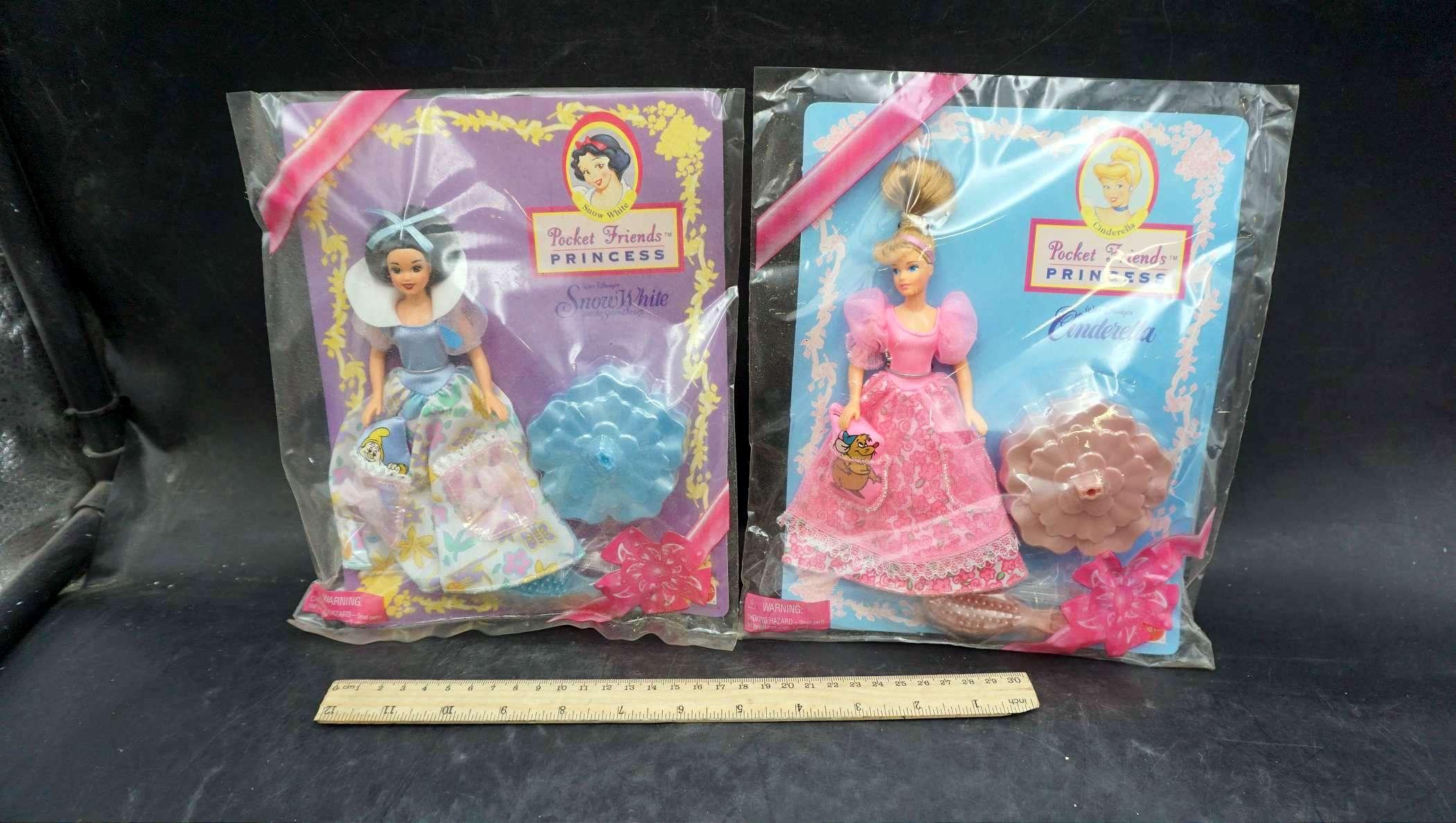 2 Pocket Friends Princesses - Snow White & Cinderella