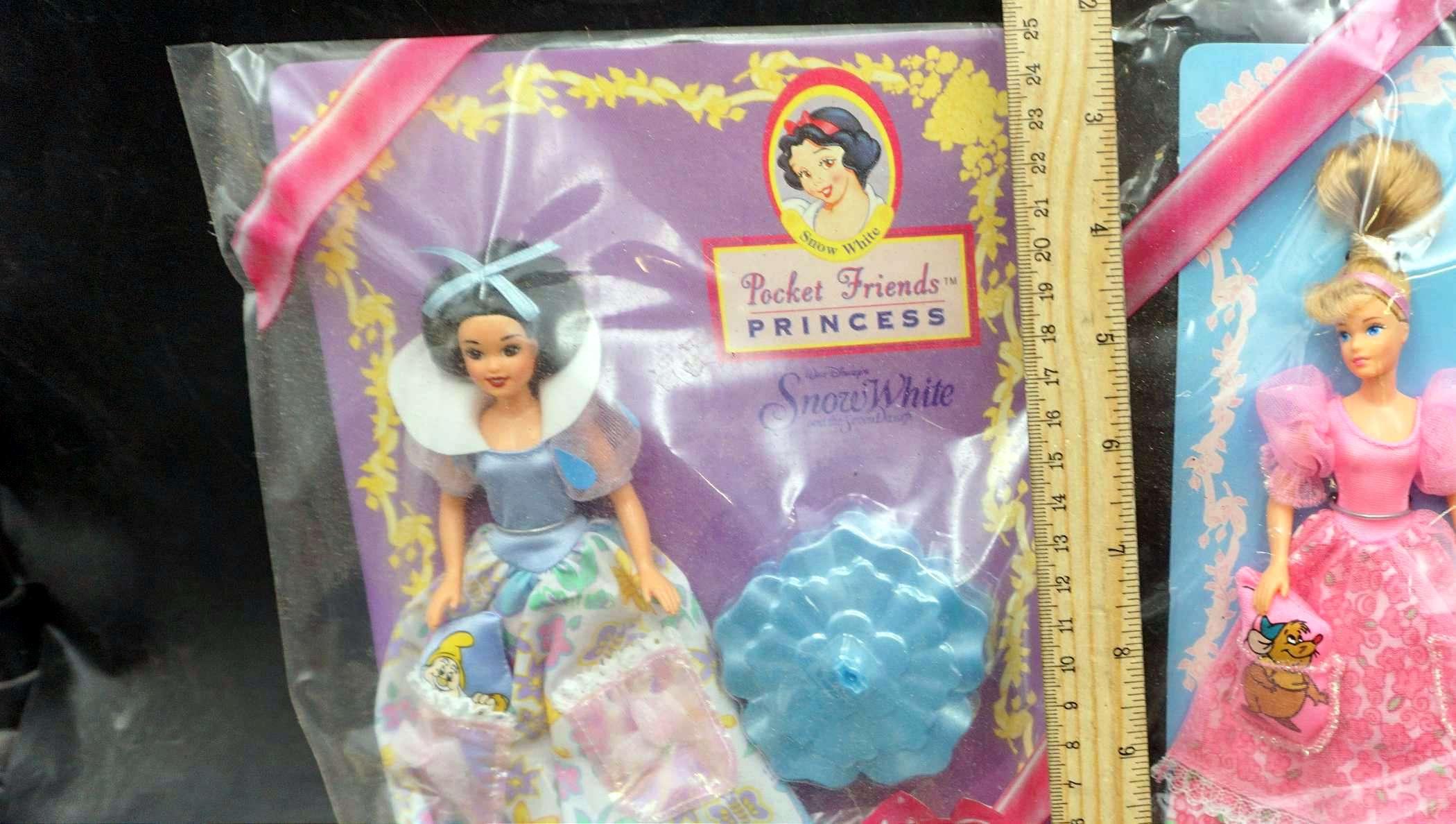 2 Pocket Friends Princesses - Snow White & Cinderella