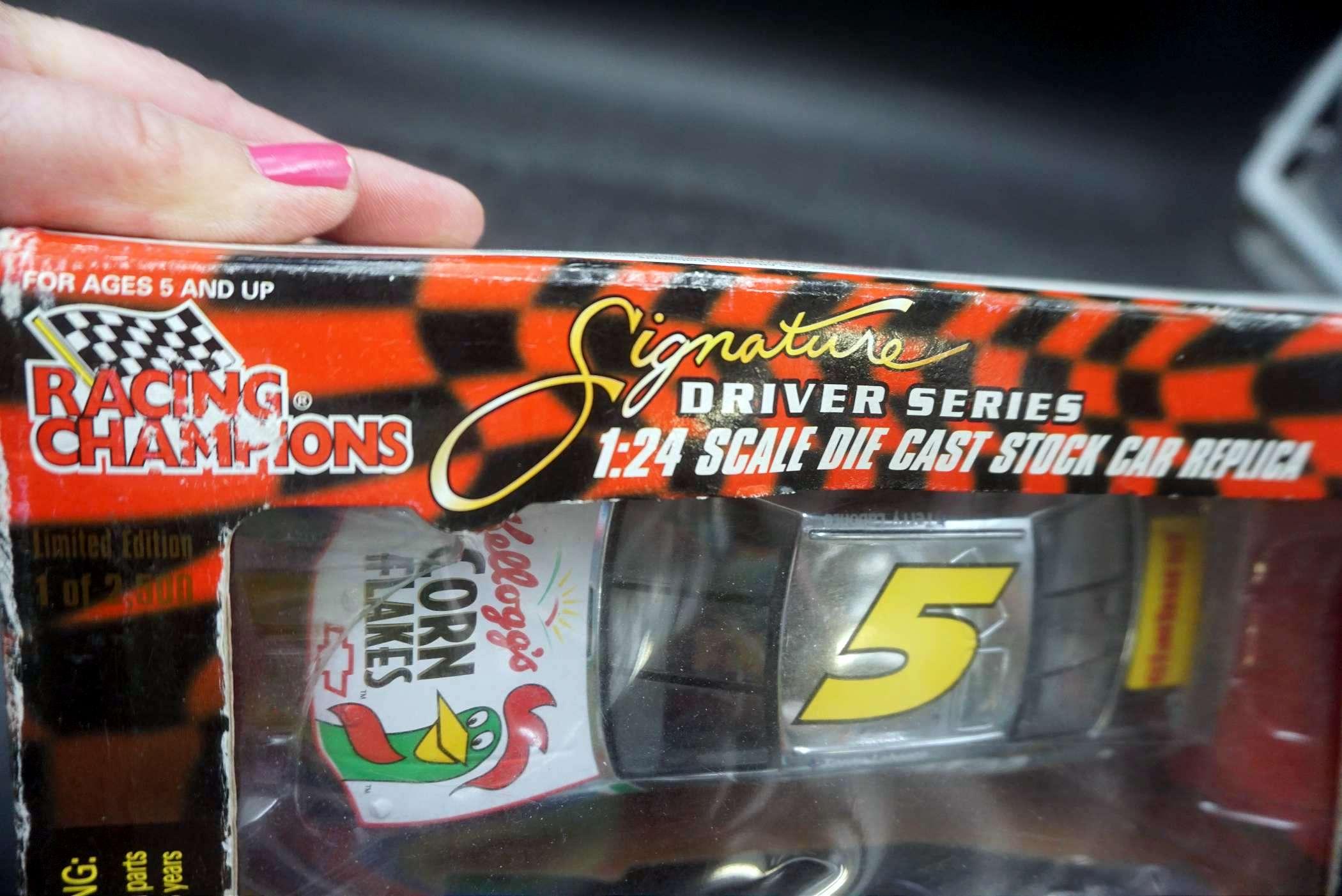 Racing Champions Signature Driver Series 1:24 Scale Diecast Stock Car Replica - Terry Labonte
