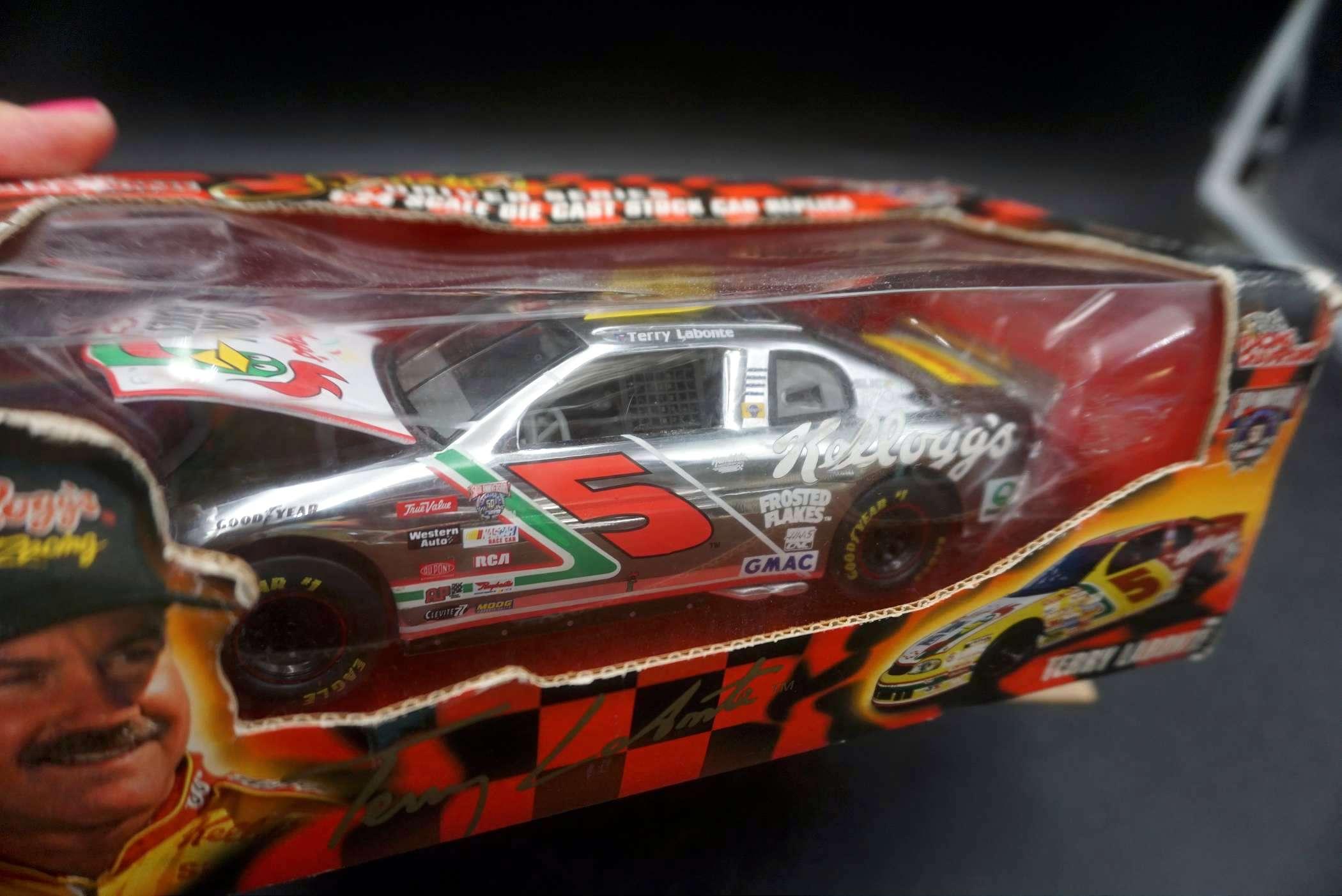 Racing Champions Signature Driver Series 1:24 Scale Diecast Stock Car Replica - Terry Labonte