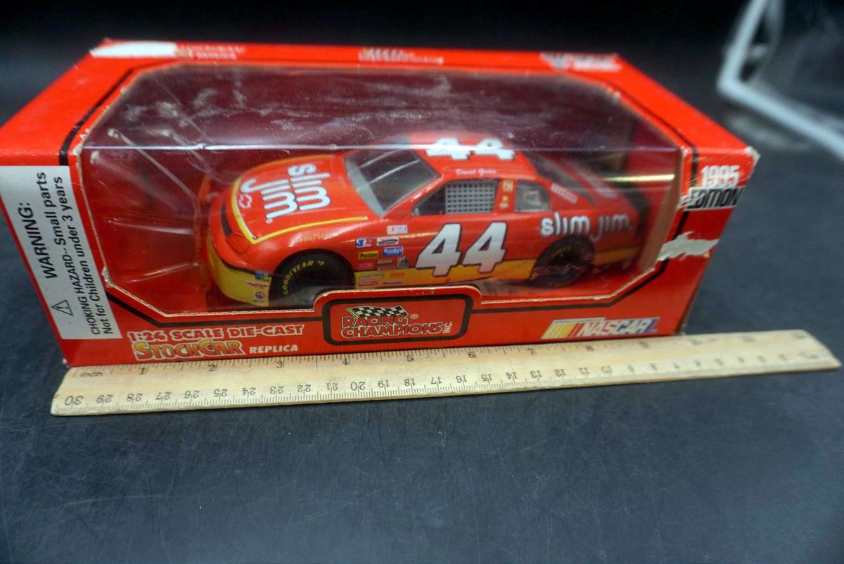 Racing Champions 1:24 Scale Diecast Stock Car Replica - #44