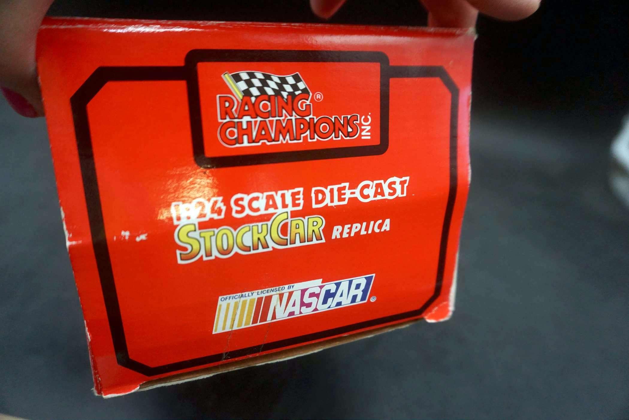 Racing Champions 1:24 Scale Diecast Stock Car Replica - #92