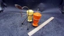 Metal Deer Shaker Holder W/ Shakers