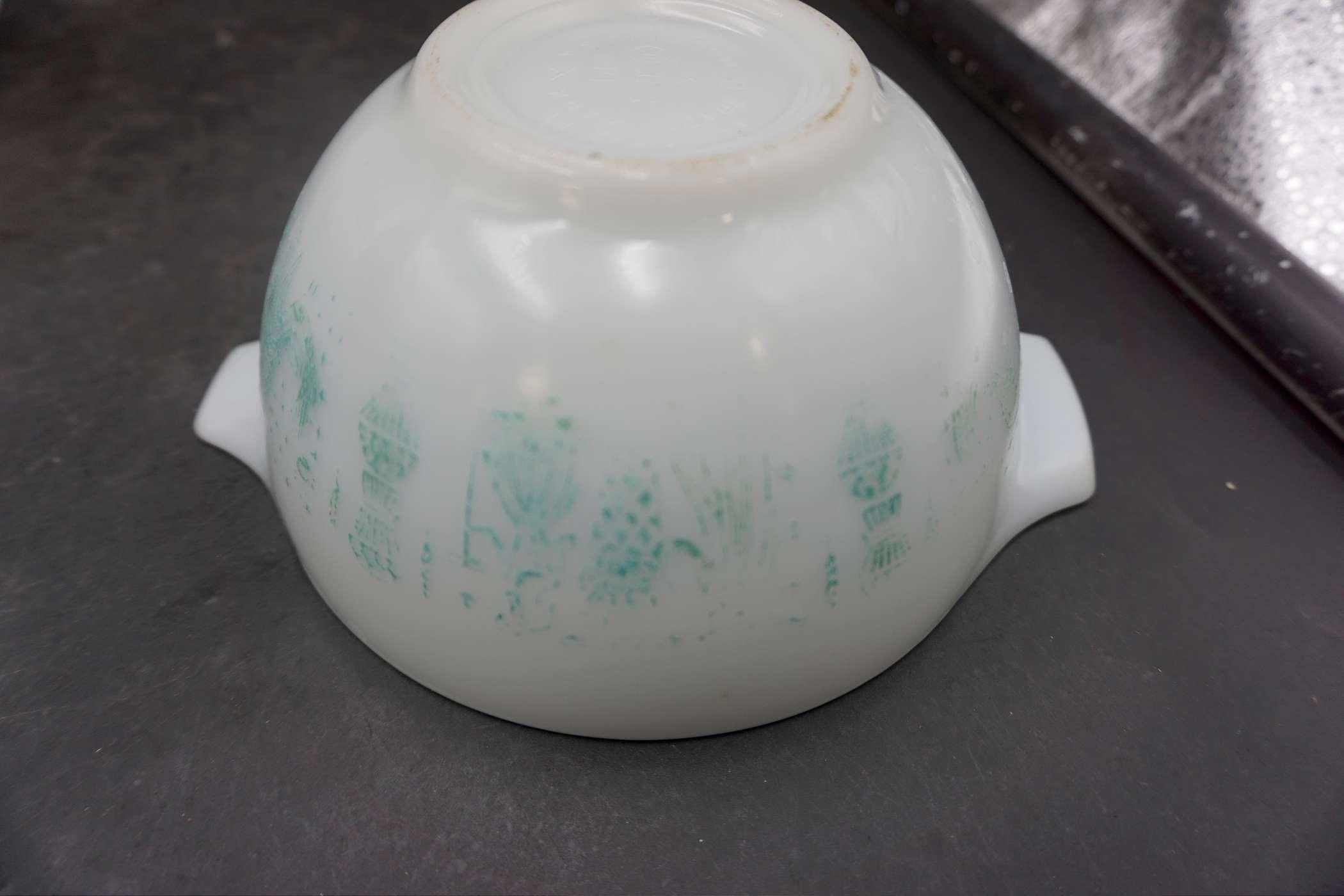 Pyrex Dishes (Lid Chips & Faded)