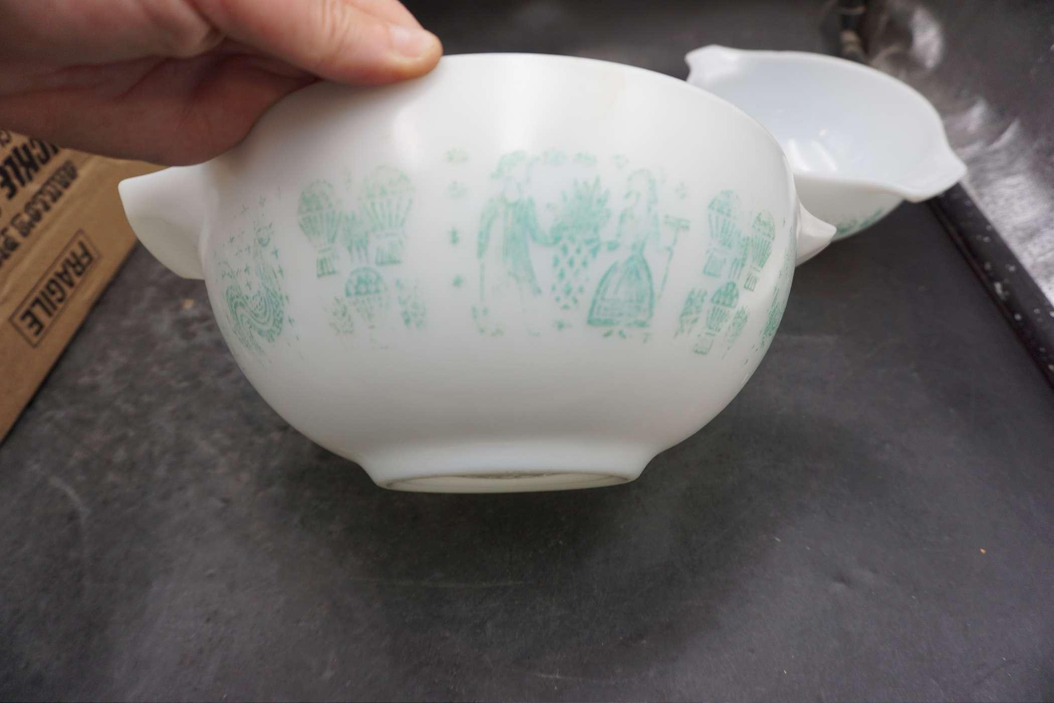 Pyrex Dishes (Lid Chips & Faded)