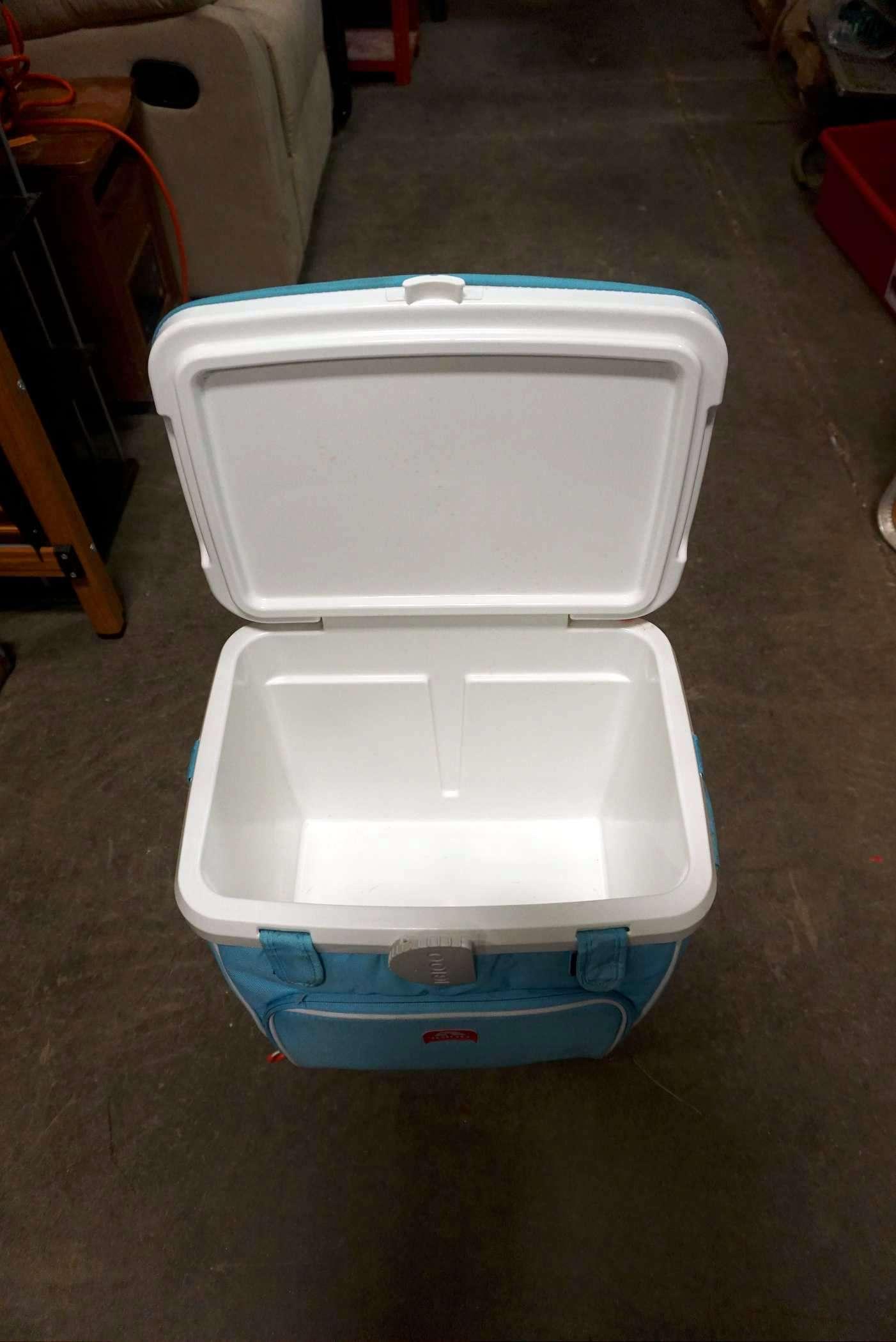 Igloo Cooler On Wheels