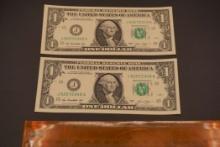 2  Consecutive 2013 $1 Bills (Unc)