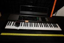Yamaha Psr-31 Keyboard (Plays Good)