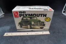 Amt 1941 Plymouth Model Kit