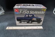 Amt 1997 Ford F-150 Styleside Model Kit