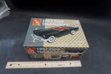 Amt 1957 Ford Thunderbird Model Kit