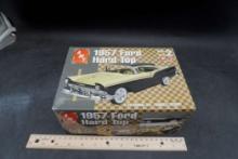 Amt 1957 Ford Hardtop Model Kit