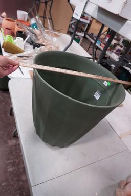 Pleat Olive 19" Planter