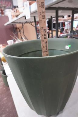 Pleat Olive 19" Planter