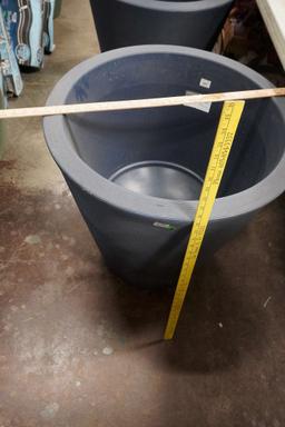 26" Madison Midnight Planter (Using Yardsticks To Measure)