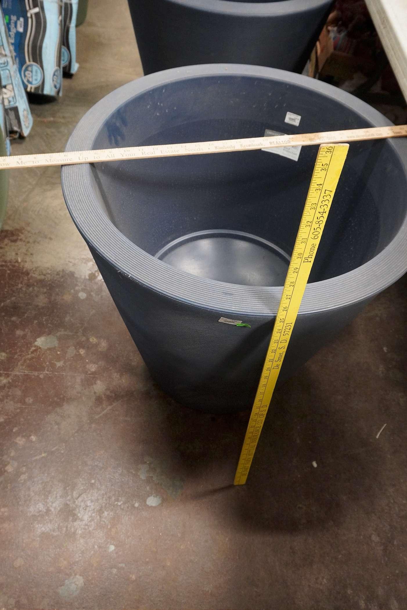 26" Madison Midnight Planter (Using Yardsticks To Measure)
