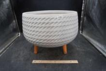 Round Rope Planter W/ Legs