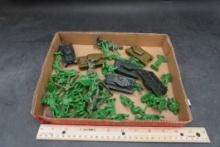 1975 Hollis Ideal Army Tanks And Men