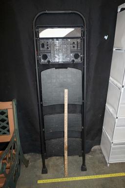 Safe Reach Step Ladder