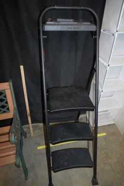 Safe Reach Step Ladder