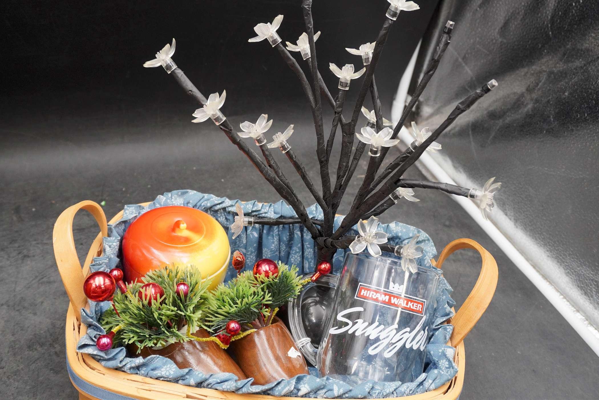Basket, Garland Shoes, Small Tree, Apple, Mug, Creamer