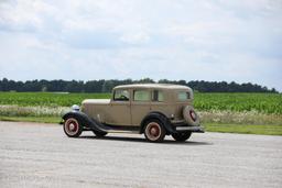 1933 Reo Flying Cloud Sedan