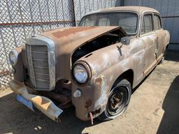 1958 Mercedes-Benz 220S Ponton Sedan