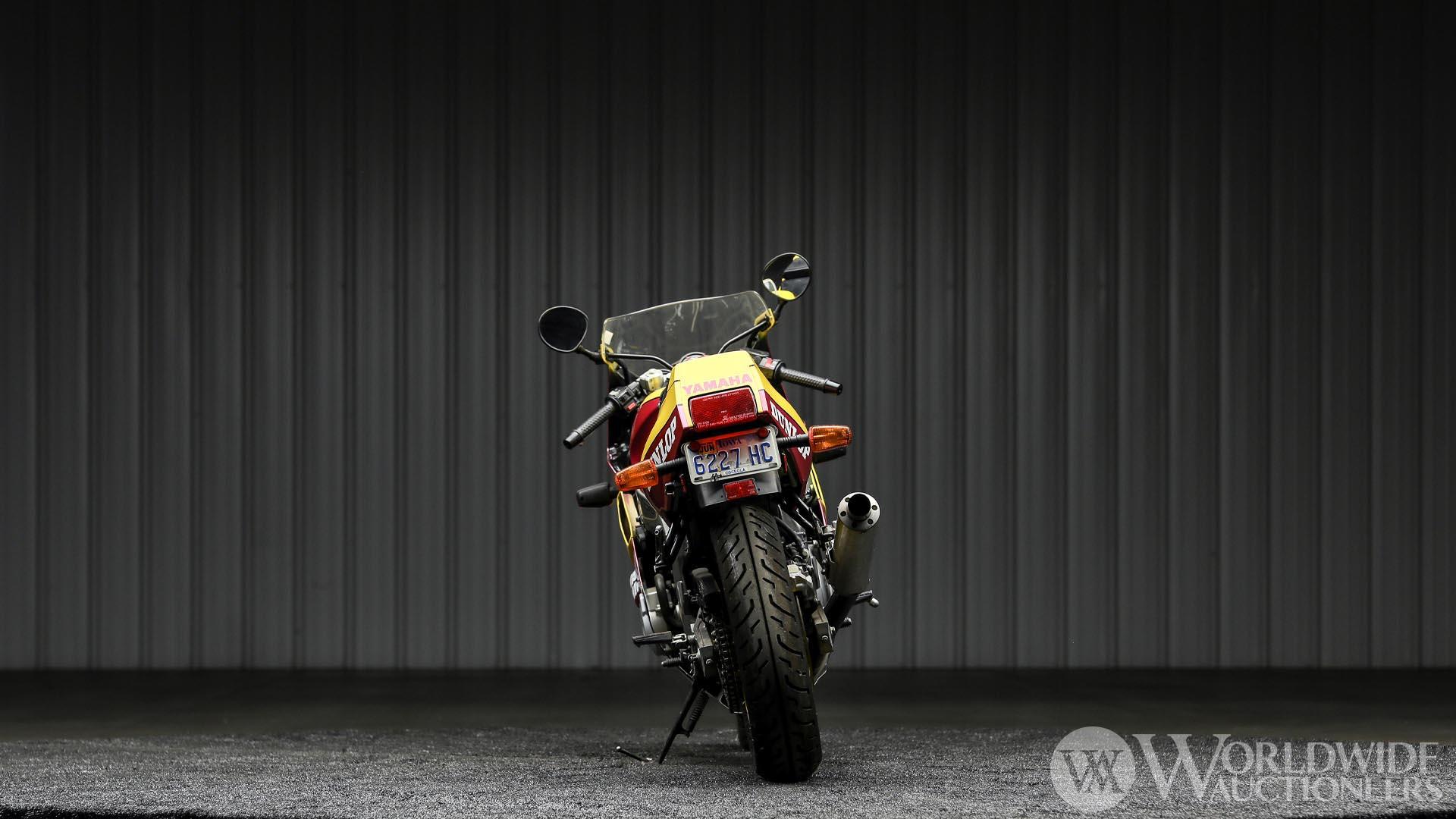 1992 Yamaha FZR600 Vance and Hines Replica