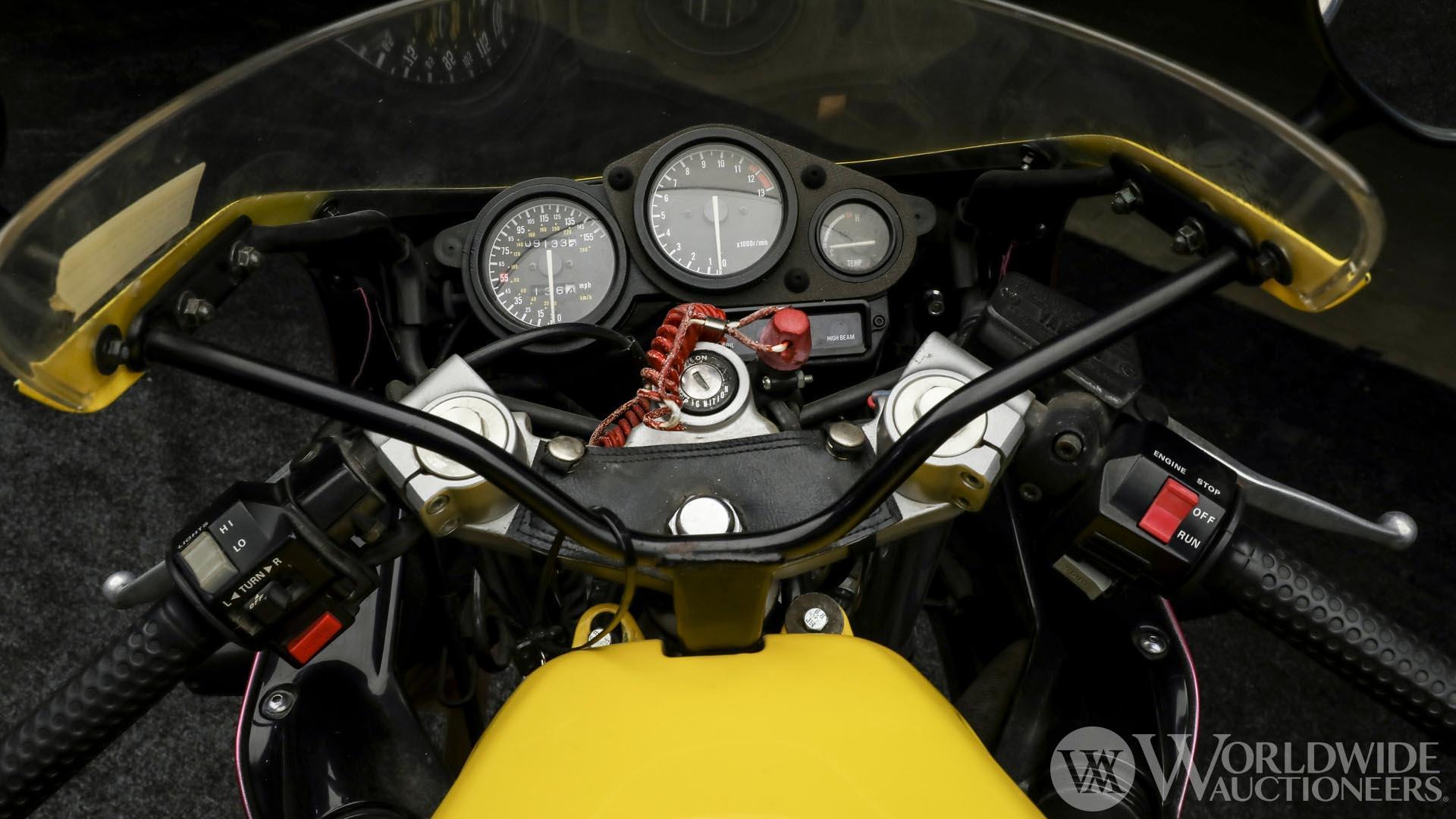 1992 Yamaha FZR600 Vance and Hines Replica
