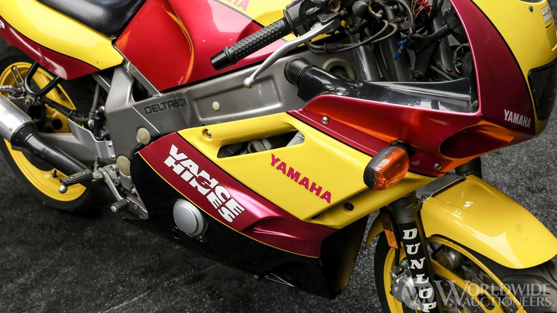 1992 Yamaha FZR600 Vance and Hines Replica