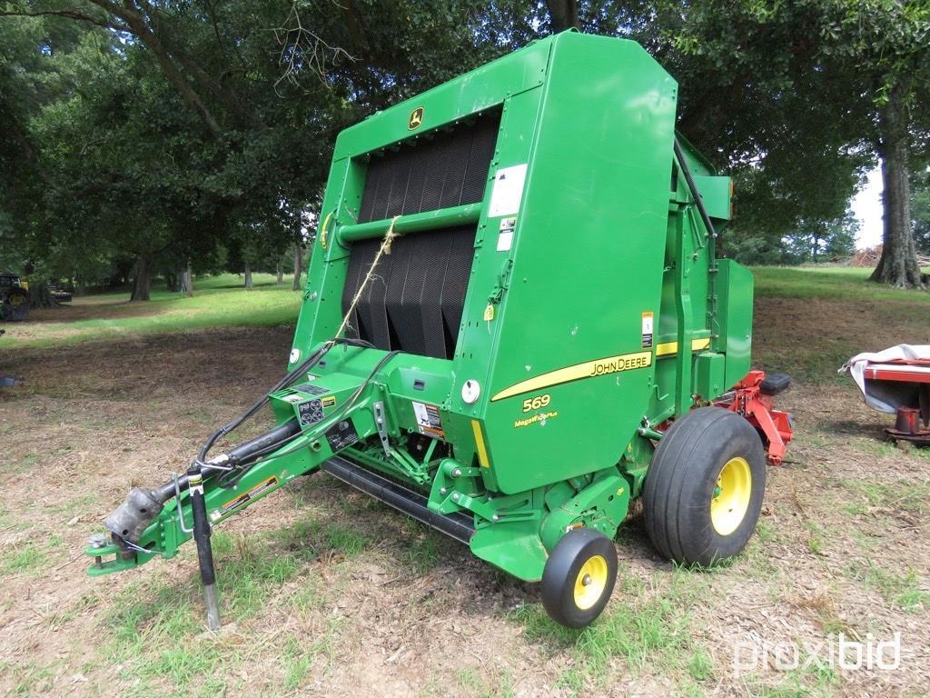 John Deere 569 Baler