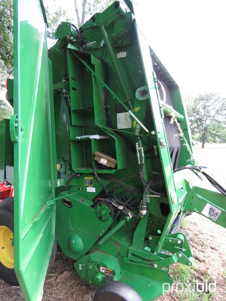 John Deere 569 Baler