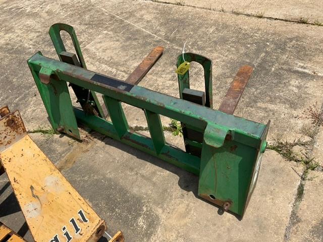 John Deere Pallet Forks