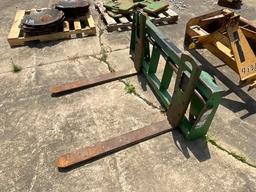 John Deere Pallet Forks