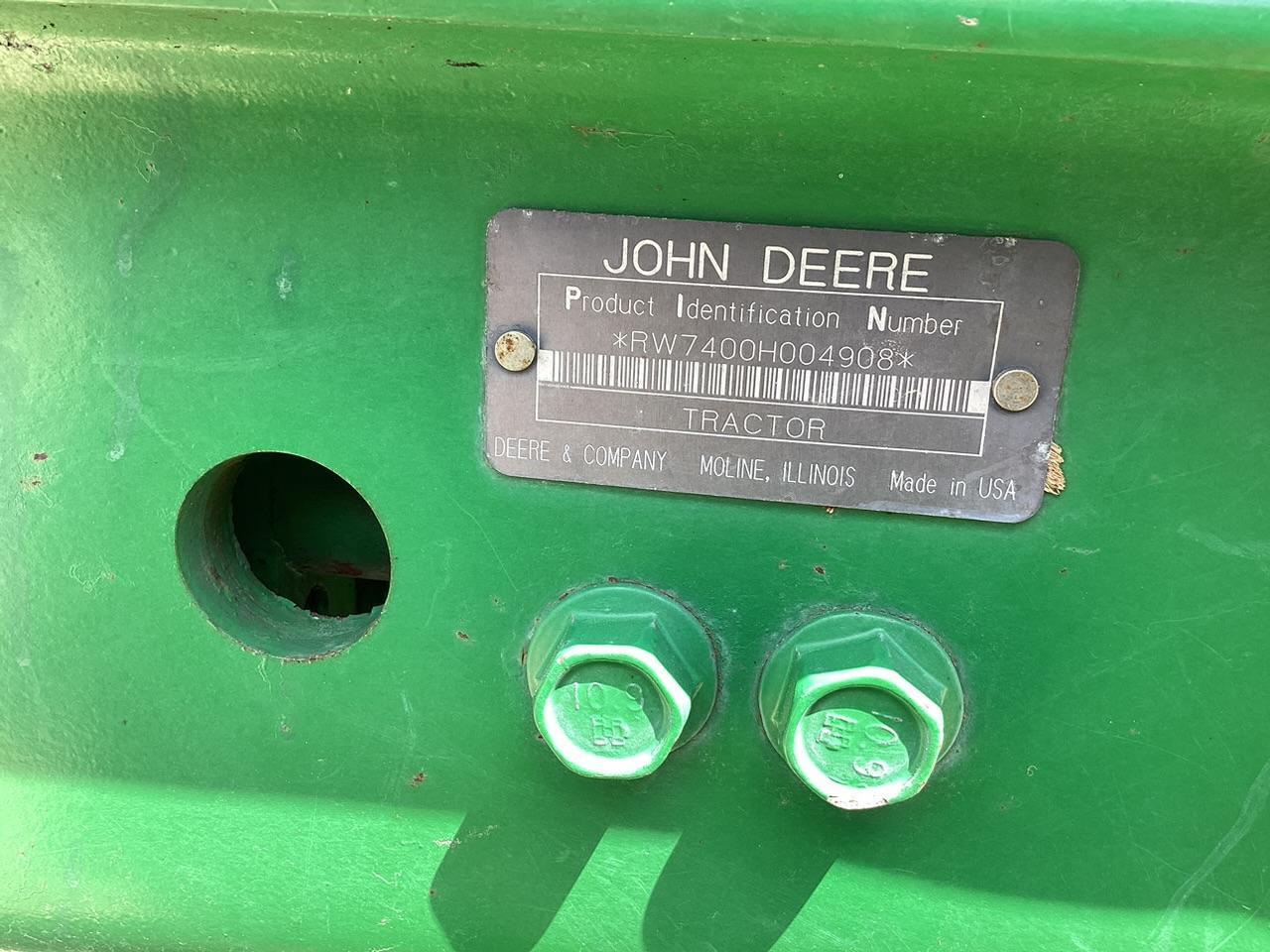 John Deere 7400 Tractor MFWD
