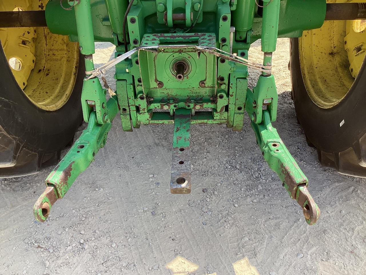 John Deere 7400 Tractor MFWD