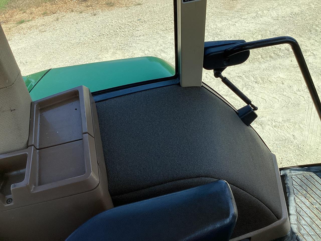 John Deere 7400 Tractor MFWD