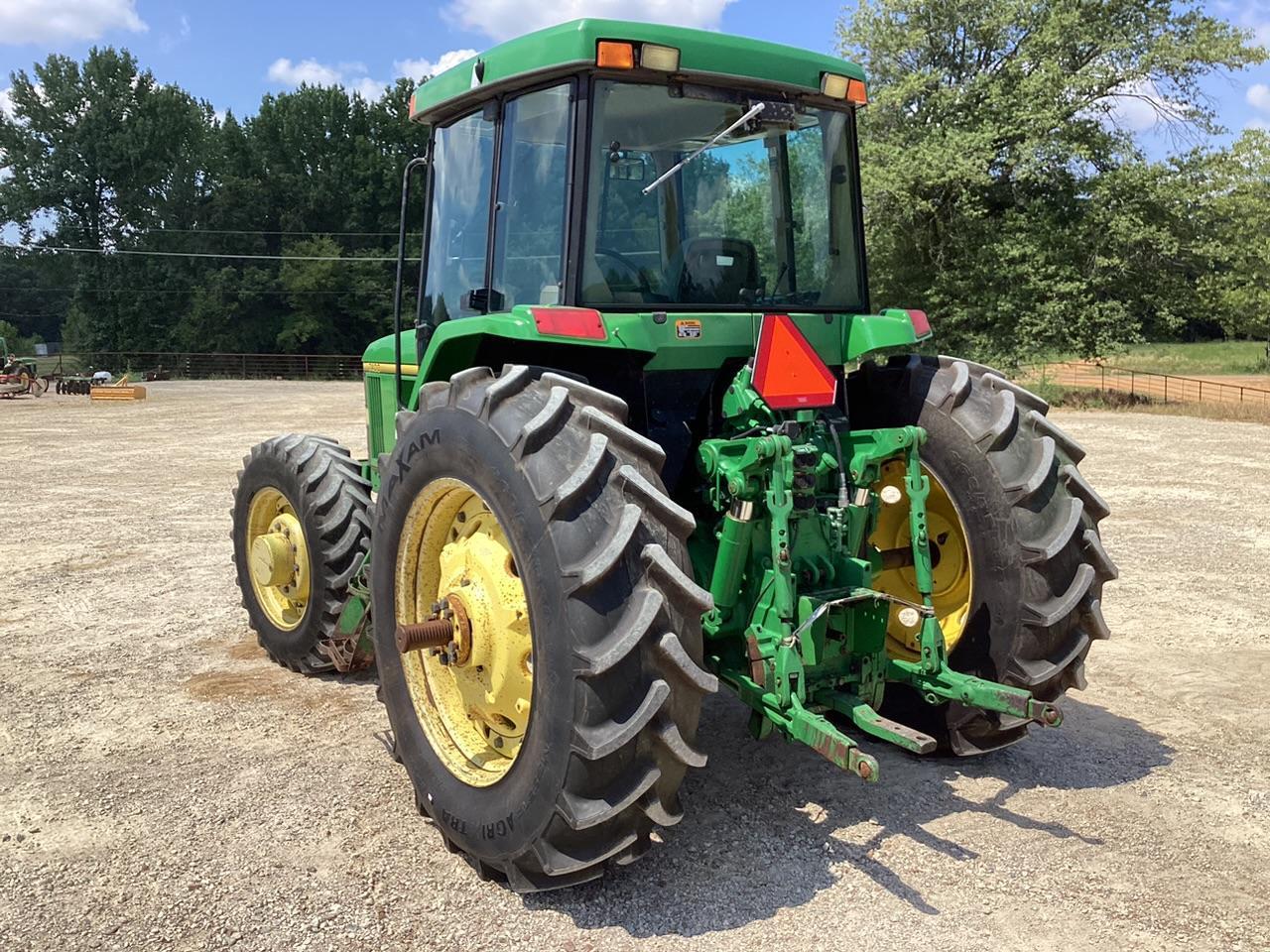 John Deere 7400 Tractor MFWD