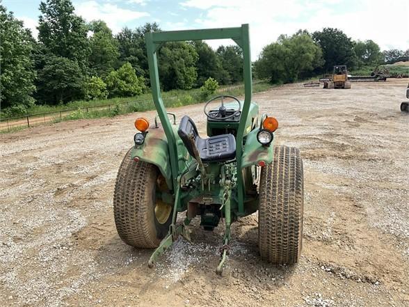 John Deere 850 Tractor 2WD