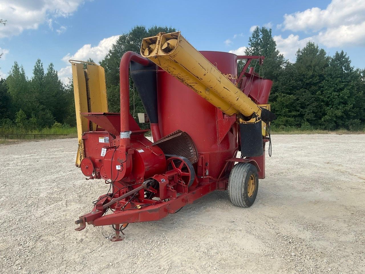 New Holland 358 Grinder Mixer